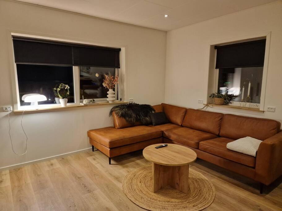 New Flat With Hot Tub - No3 Apartment Oyndarfjordur Exterior foto